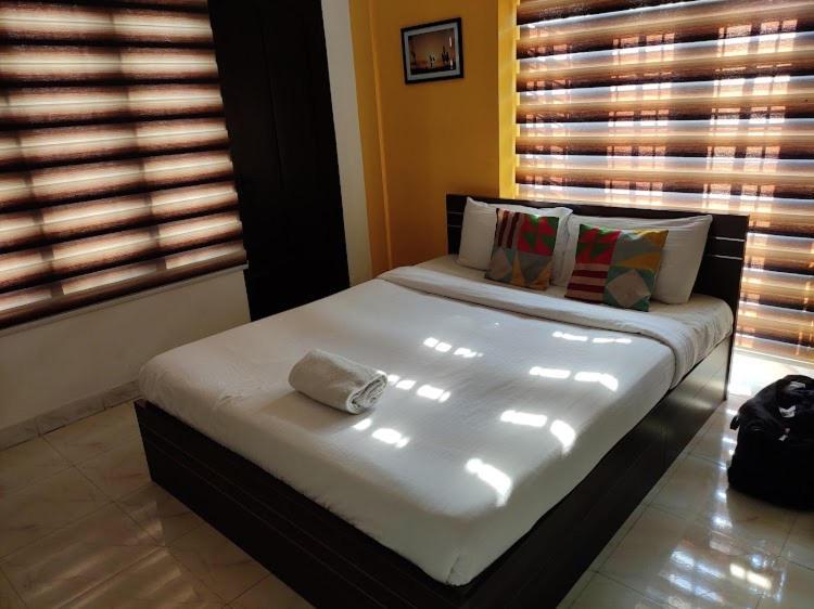 The Solo Apartments Kadavanthra Kochi Luaran gambar