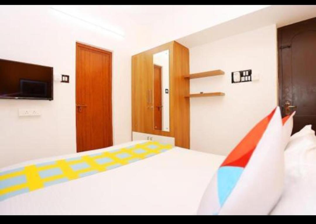 The Solo Apartments Kadavanthra Kochi Luaran gambar